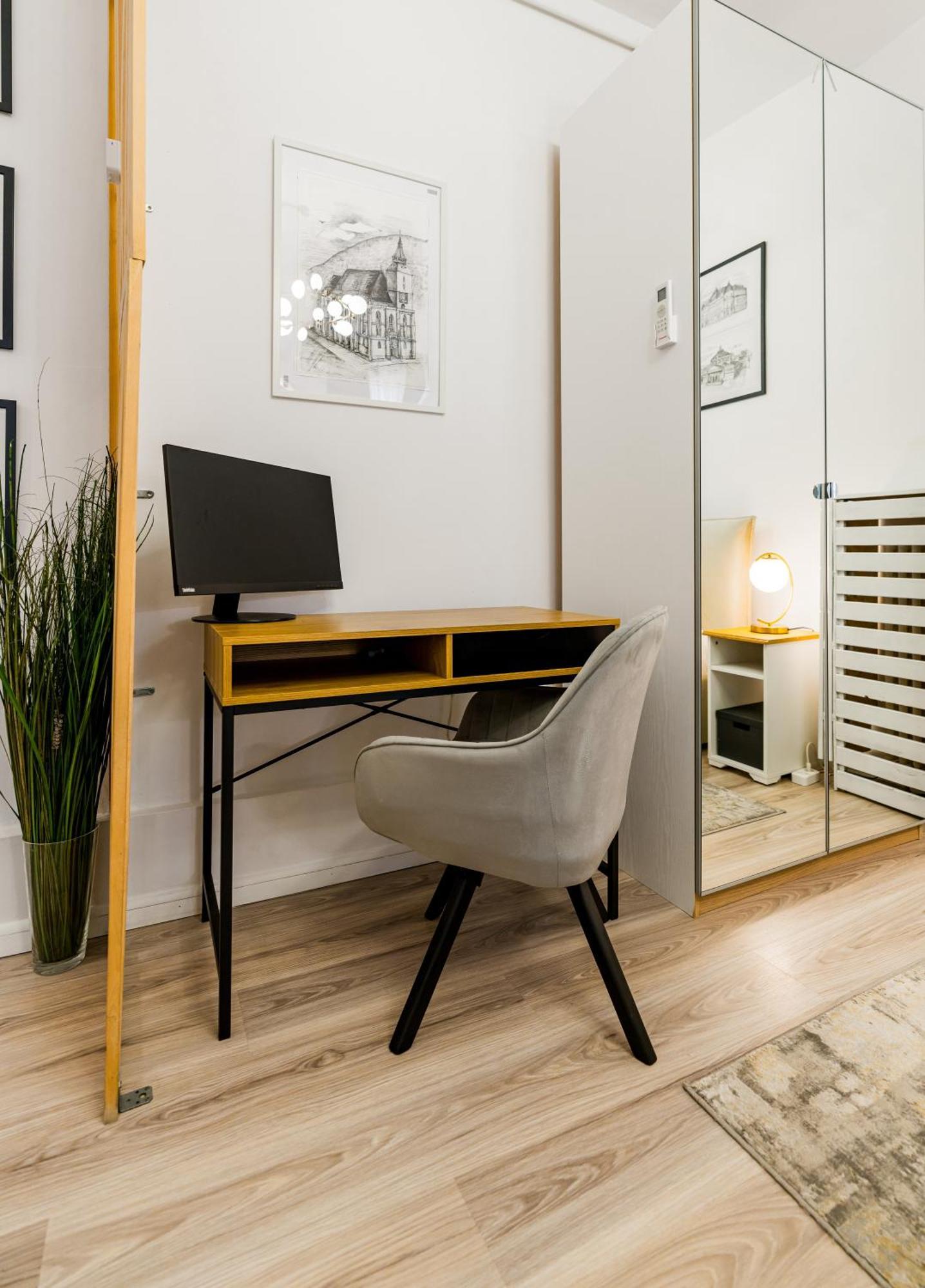 New High Ceilings - Cozy - Athenee Palace Apartament Bucureşti